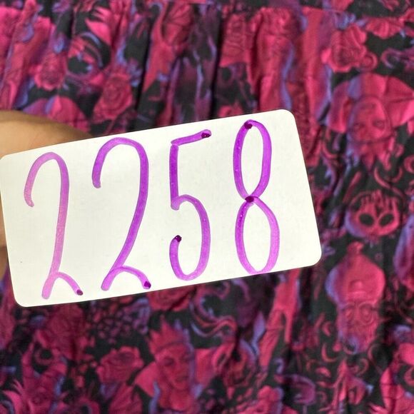 Disney Villians Womens Size 0 Large Button Front Shirt Red Black Long Sleeve - Picture 7 of 7